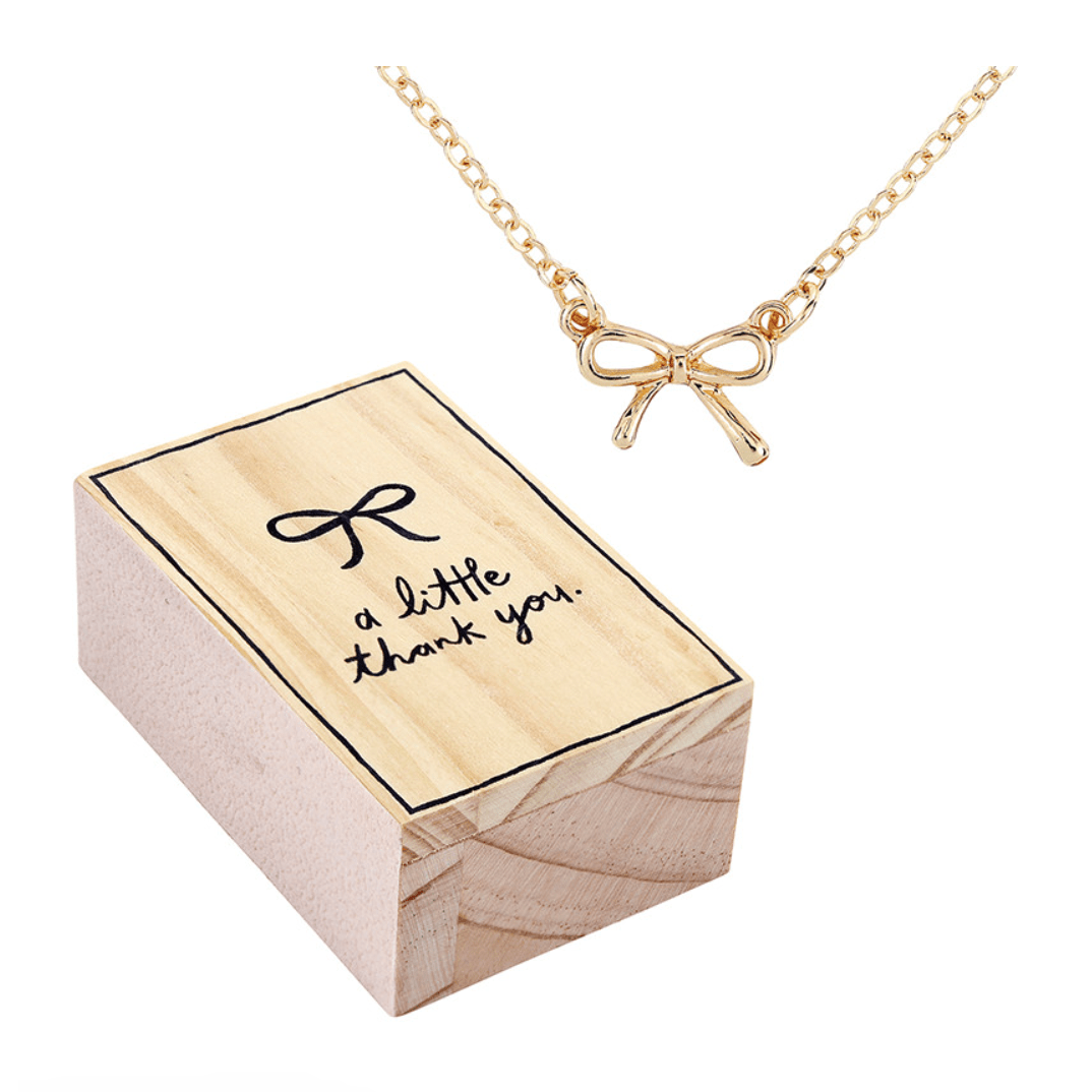 A Little Thank You Bow Necklace - White Farmhouse Flowers