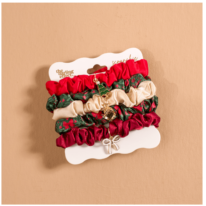 A Merry Moment Scrunchie Charm Set - White Farmhouse Flowers