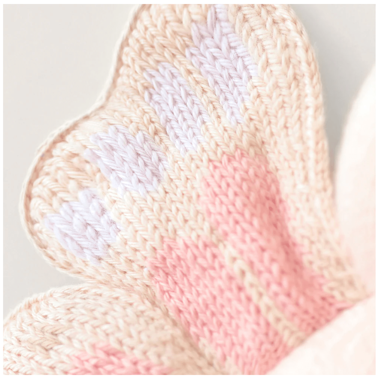Baby Butterfly (Petal Pink) - White Farmhouse Flowers