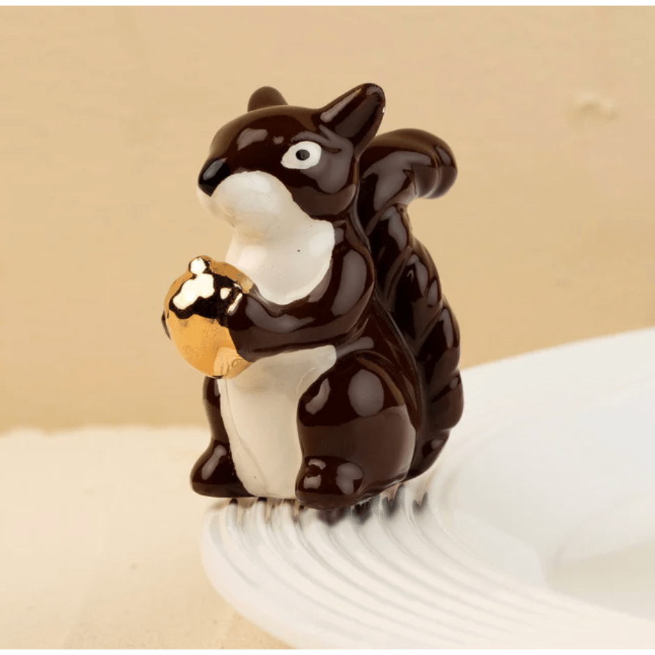 Mr. Squirrel Mini - White Farmhouse Flowers