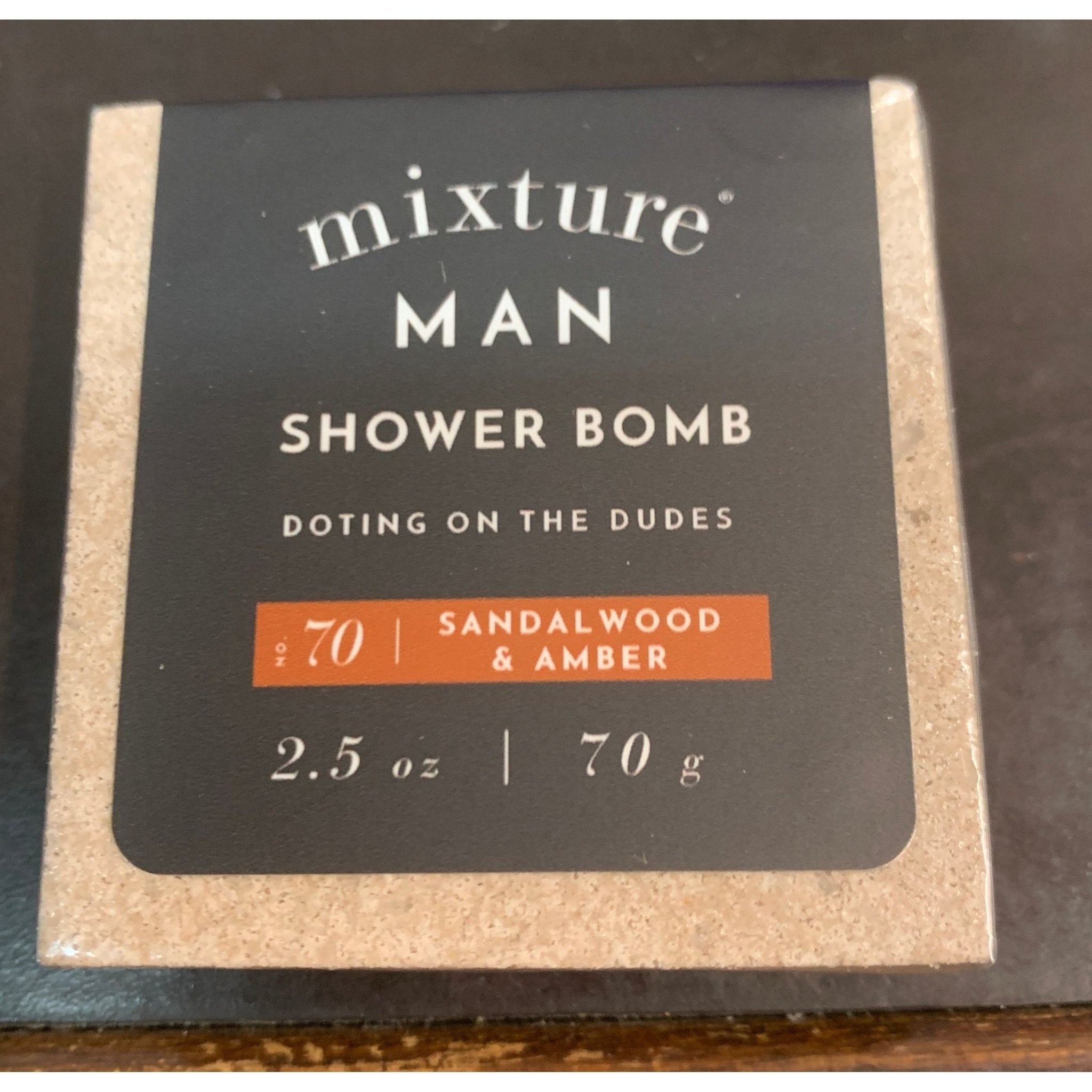Sandalwood & Amber Mixture Man Shower Bomb - White Farmhouse Flowers