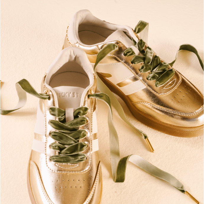 Step It Up Shoelaces - Velvet Green - White Farmhouse Flowers