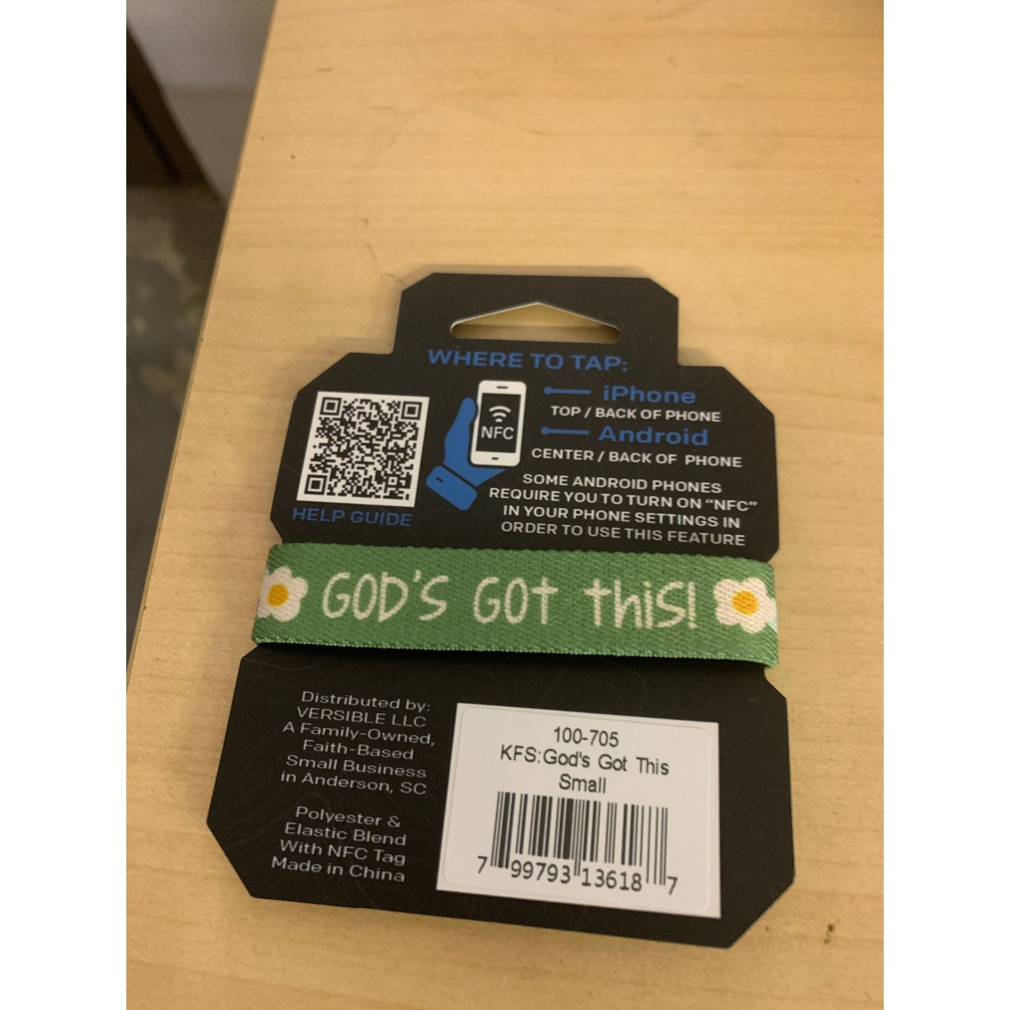 Tap to Pray Wristband - God's Got This - White Farmhouse Flowers