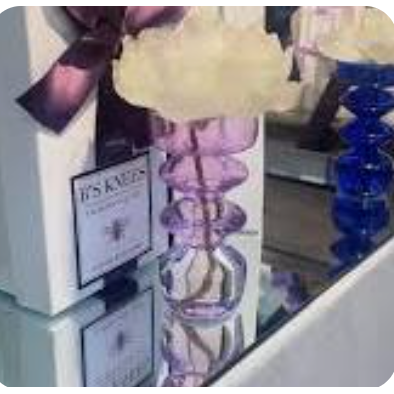 Eliza Contempo Diffuser with a Purple Vase