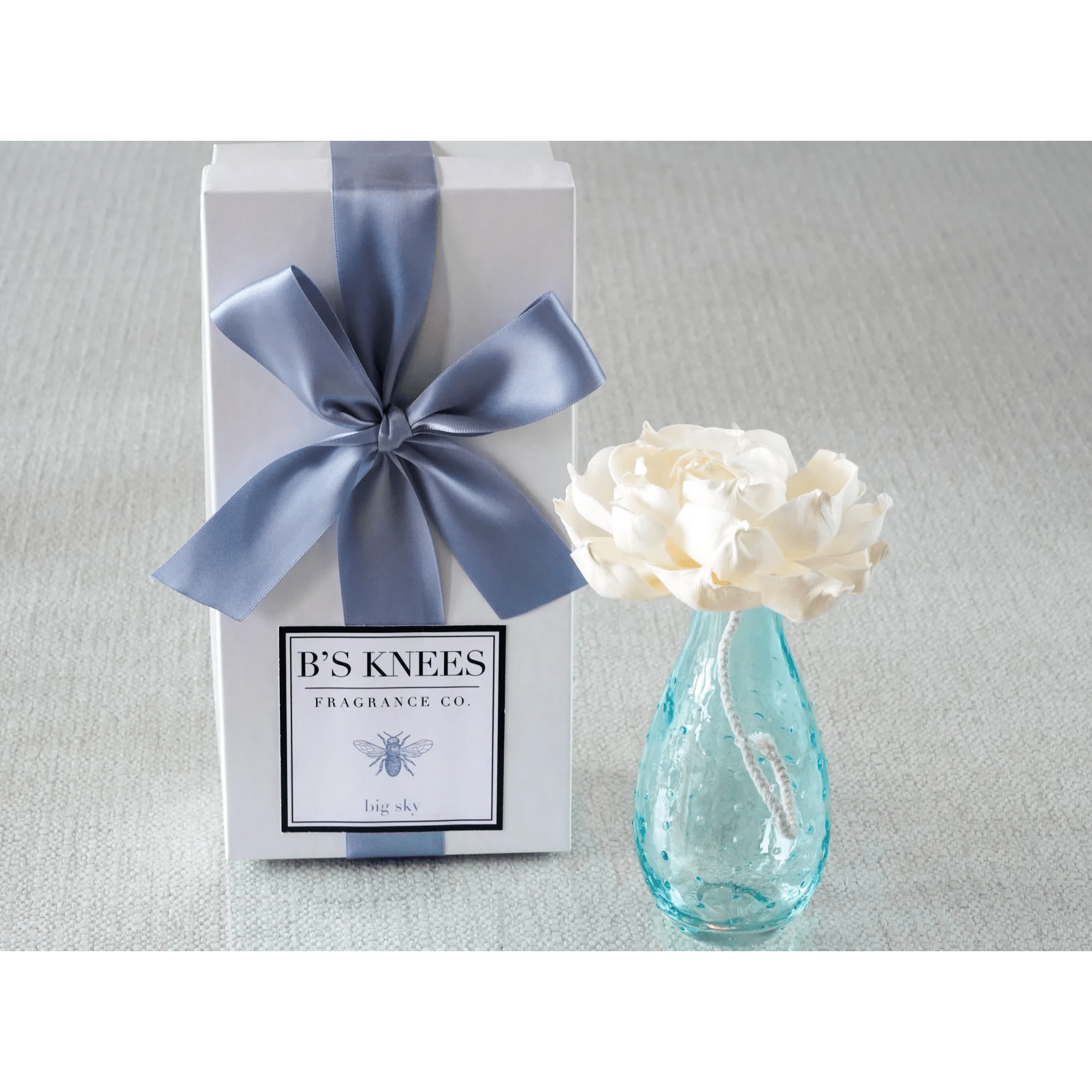 Big Sky B's Knee's Blue Vase Diffuser - White Farmhouse Flowers