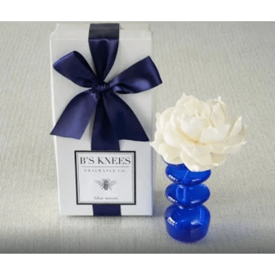 Big Sky Contempo Diffuser with a Dark Blue Vase - White Farmhouse Flowers