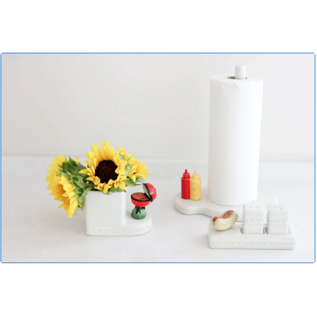 Chicago Dog Mini - White Farmhouse Flowers