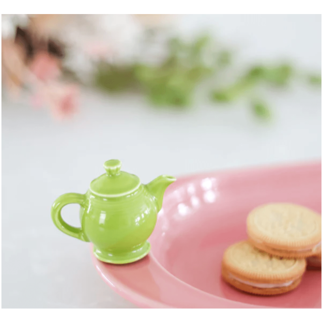 Fiesta Bread Tray and Tea Pot Mini - White Farmhouse Flowers