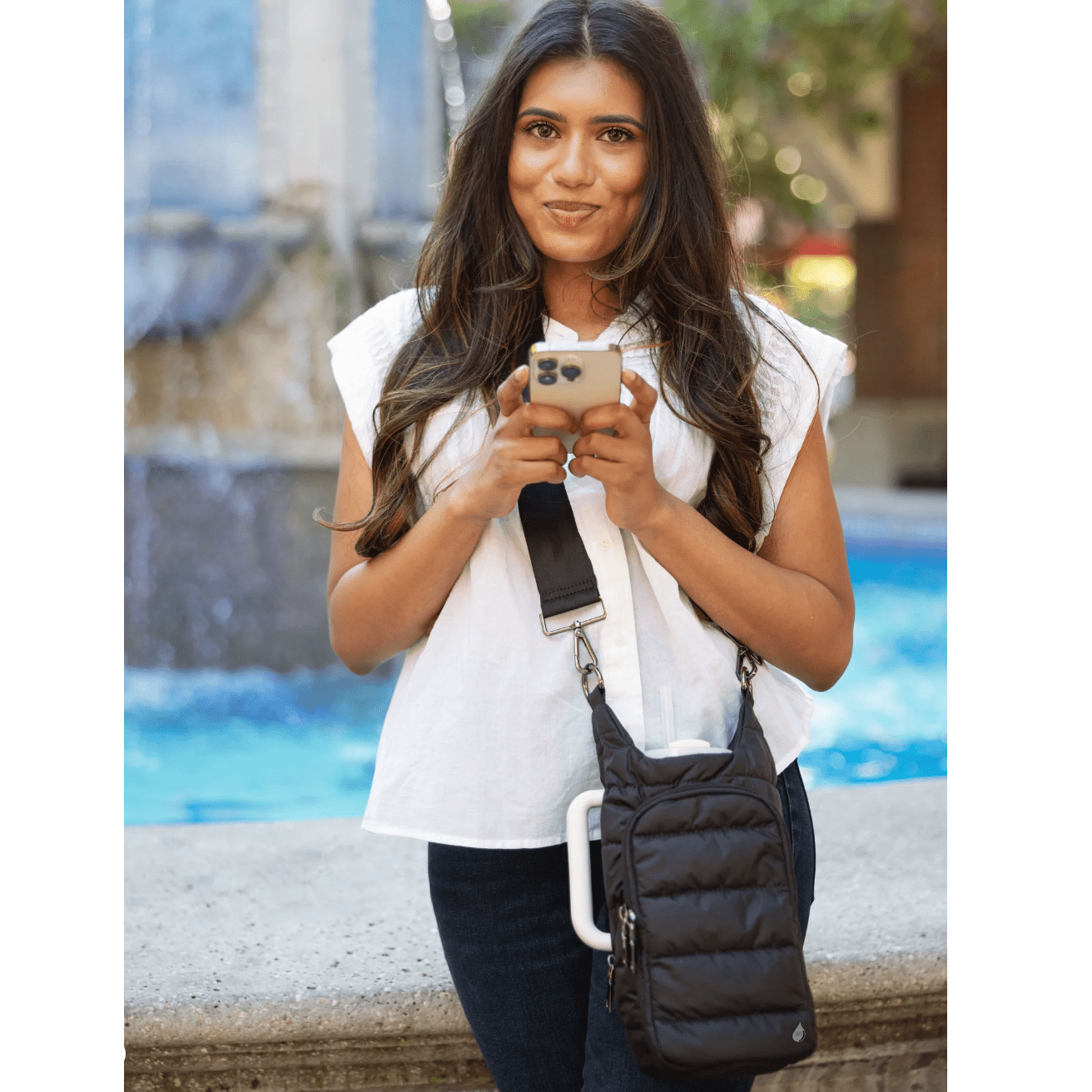 HydroBag Handle Black Matte with Vegan Leather Trimmed Strap - White Farmhouse Flowers