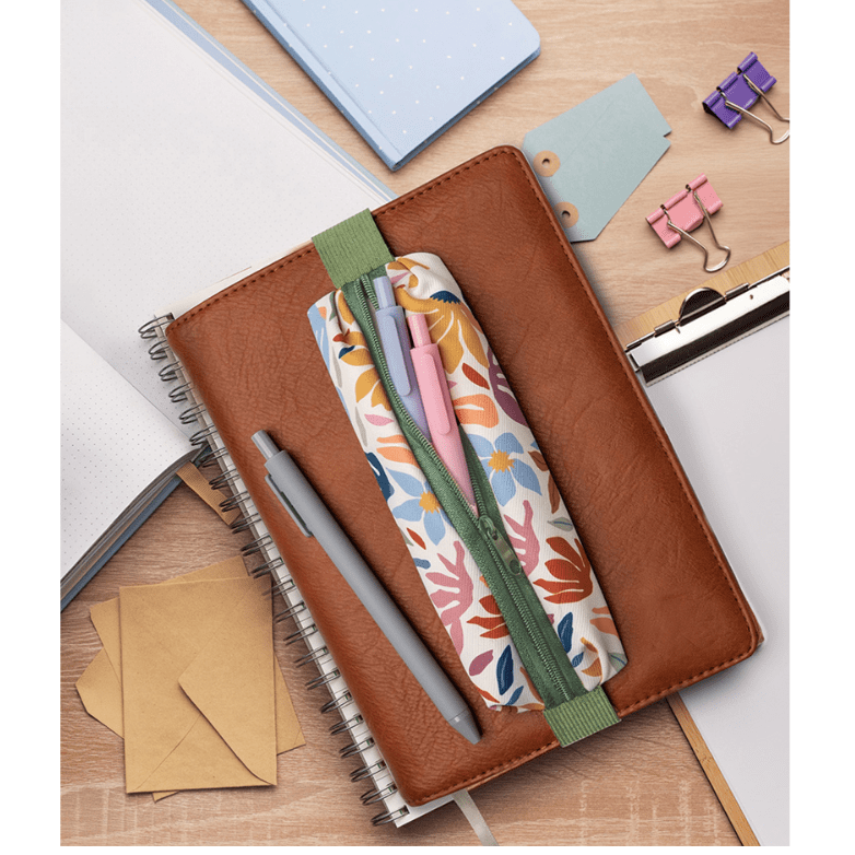 Loop Notebook Pen Pouch - White Farmhouse Flowers