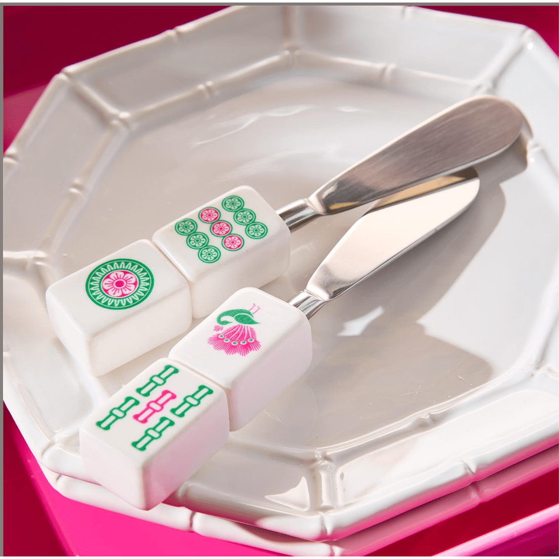 Mahjong Spreaders - White Farmhouse Flowers
