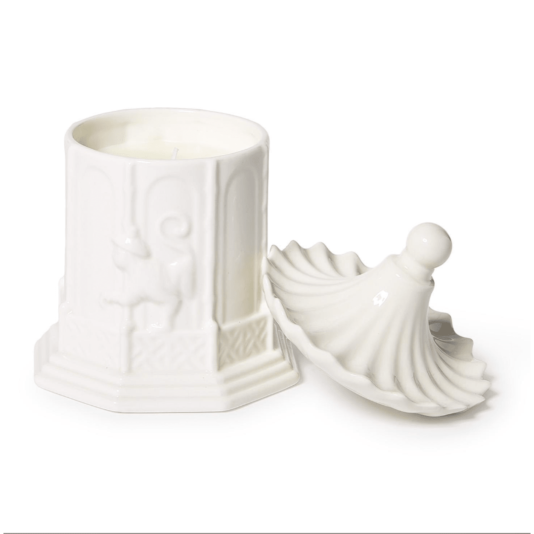 Pagoda Filled Candle with Amber Scent in Gift Box - White Farmhouse Flowers