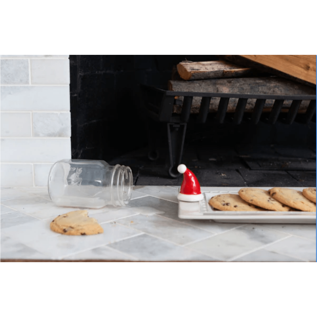 Santa Stops Here Mini - White Farmhouse Flowers