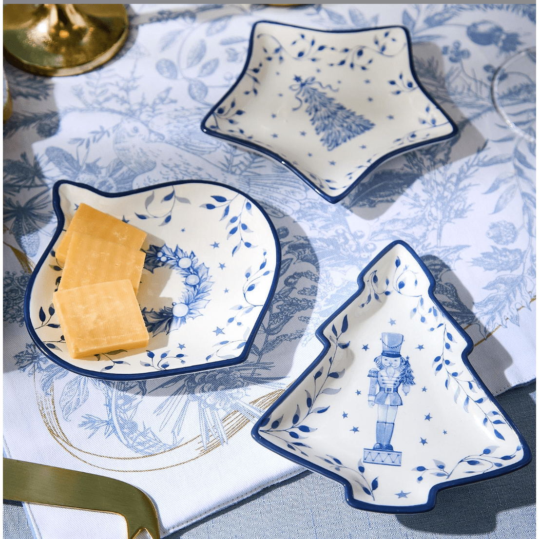 Season's Gala Christmas Tidbit Dish - White Farmhouse Flowers