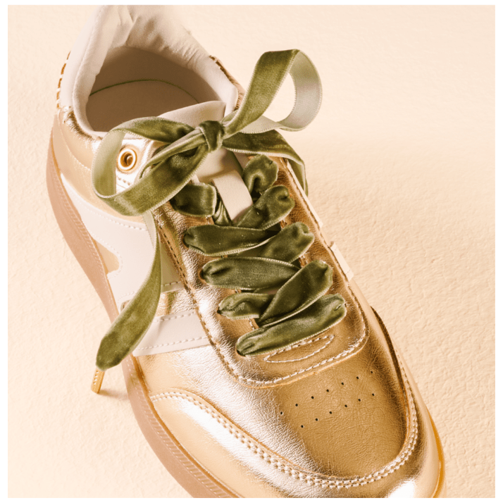 Step It Up Shoelaces - Velvet Green - White Farmhouse Flowers
