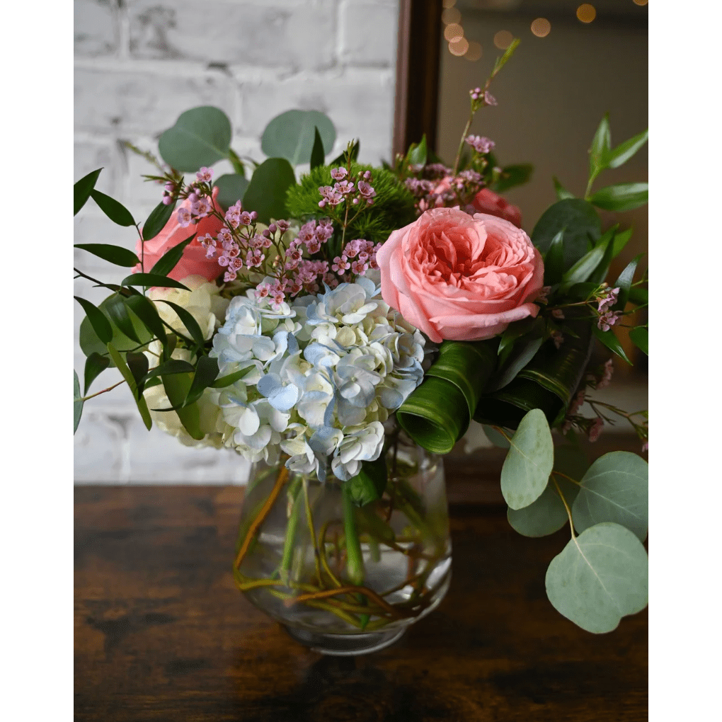 The English Garden|Delivery in Parkville, Missouri - White Farmhouse Flowers