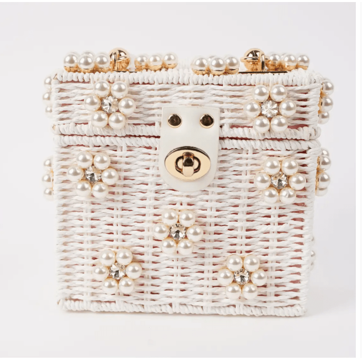 White with Pearl Daisy Wicker Bucket Purse - White Farmhouse Flowers