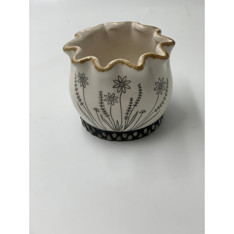 Small Scalloped Planter